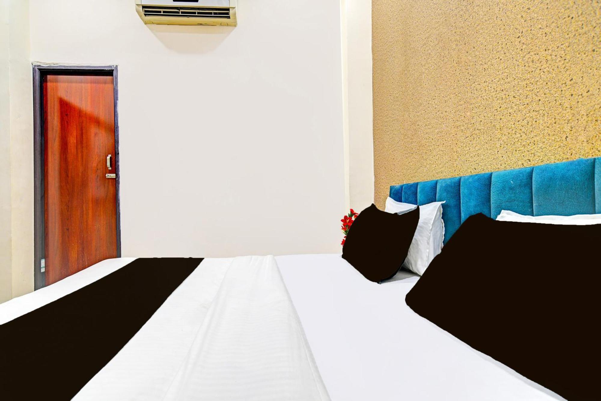 Hotel O Hanuman Naka Ujjain Formerly Krishna Palace ภายนอก รูปภาพ