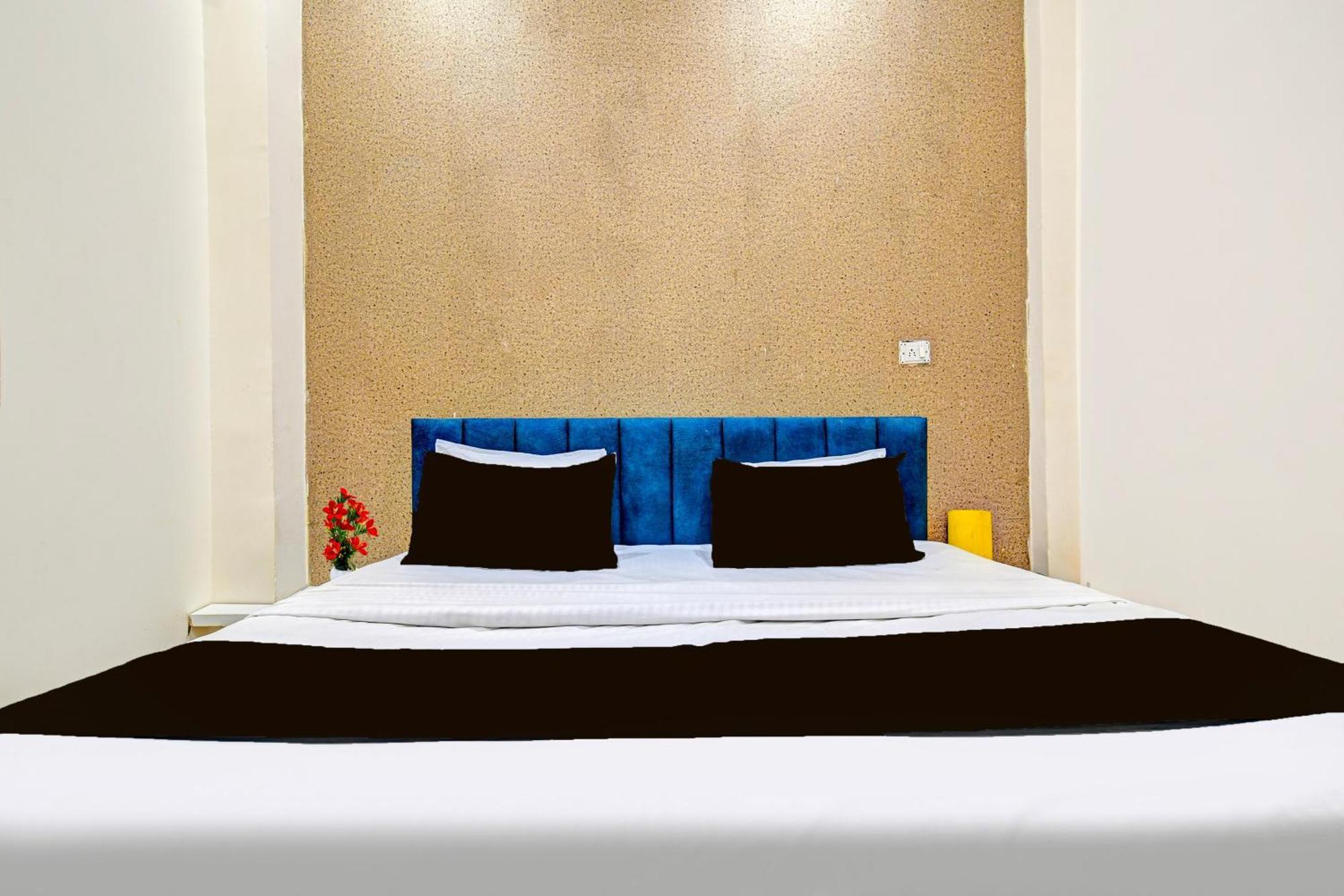 Hotel O Hanuman Naka Ujjain Formerly Krishna Palace ภายนอก รูปภาพ